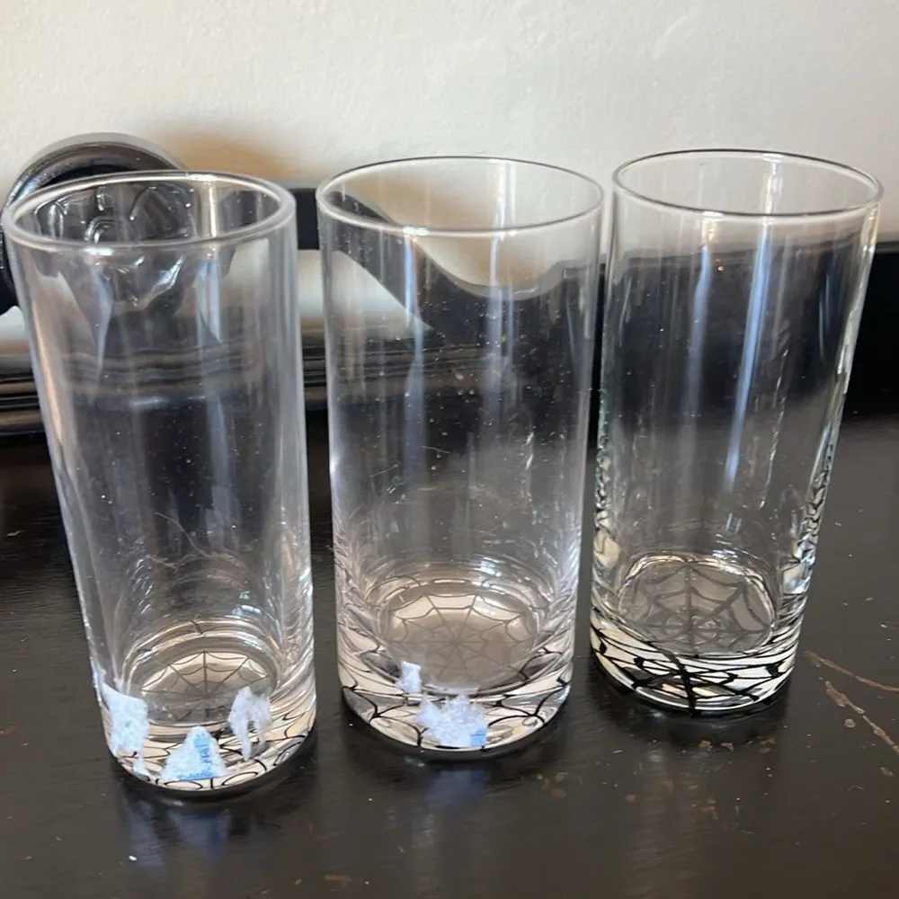 Set of 4 Pottery Barn Spider Web Tall Cocktail Glasses